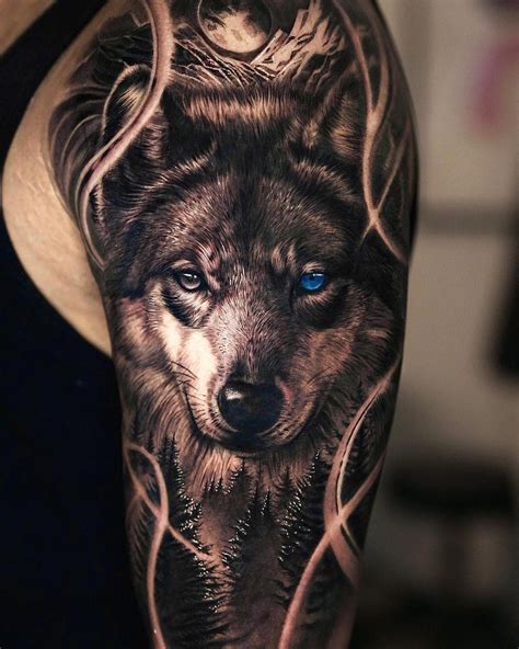 Tatuajes de lobo: lobo realista, tatuajes de lobo en。